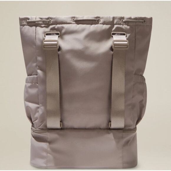 Beyond Yoga Convertible Backpack Birch Tote Bag - Picture 3 of 8